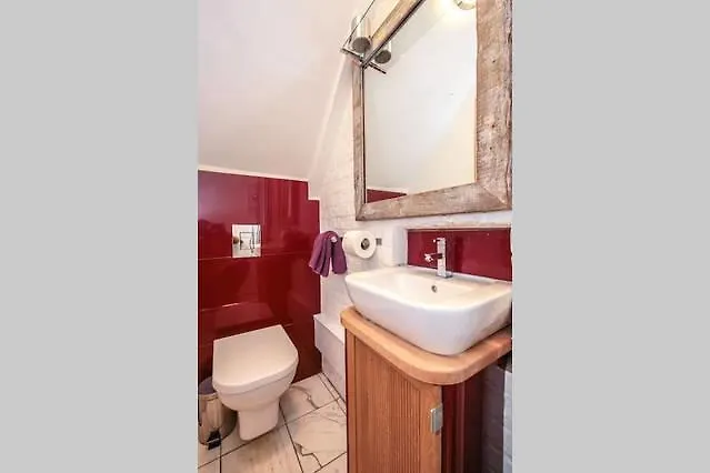 The Framerys Apartment London