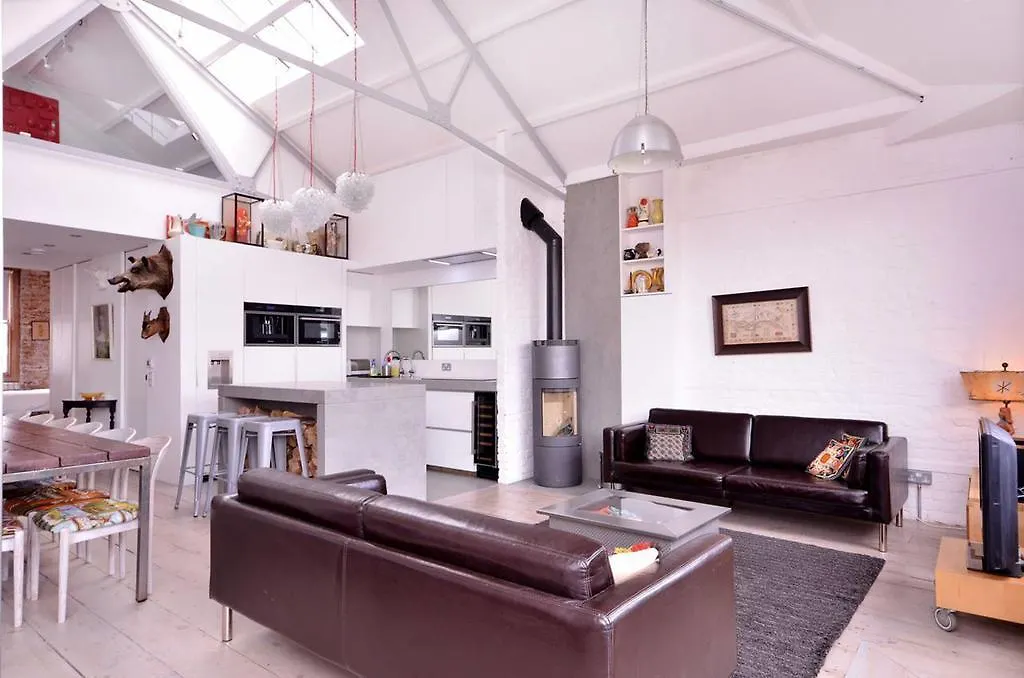 The Framerys Apartment London