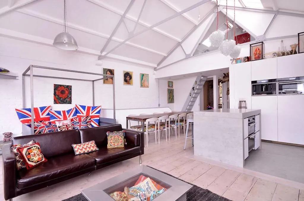 The Framerys Apartment London