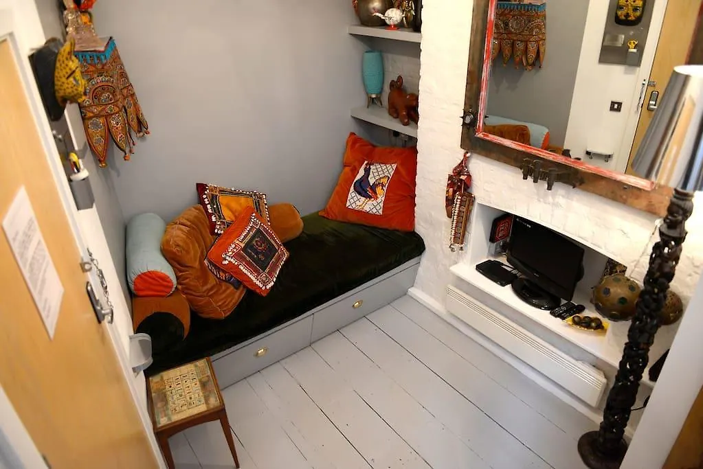 The Framerys Apartment London